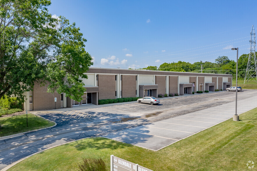 6575-6637 N Sidney Pl, Glendale, WI for sale - Building Photo - Image 1 of 1