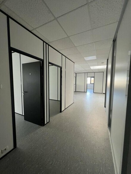 Office in Labège to rent - Interior Photo - Image 2 of 5