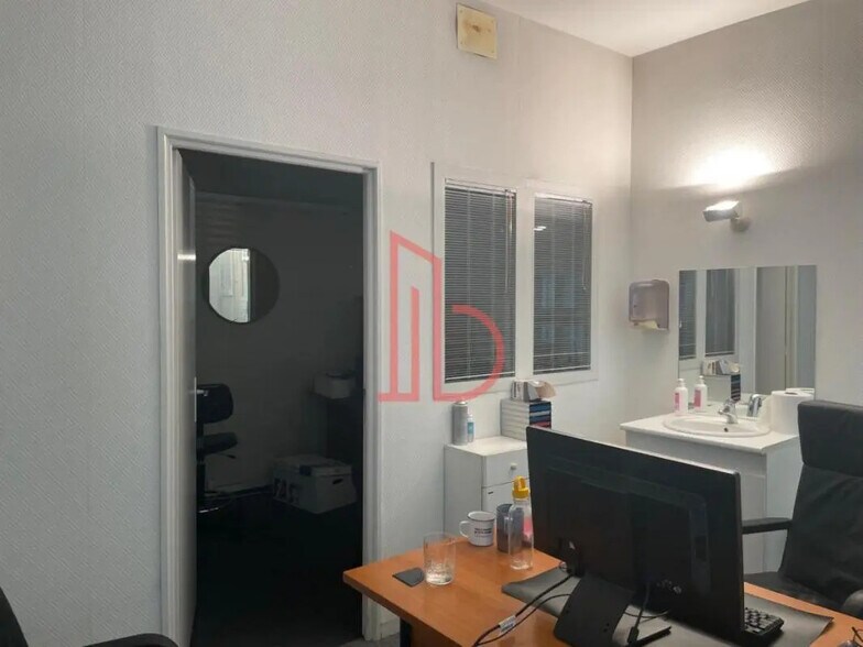 Office in Bordeaux to rent - Interior Photo - Image 3 of 9