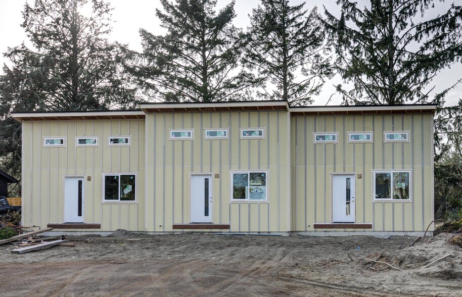 551 Compass Ct, Ocean Shores, WA for sale - Building Photo - Image 1 of 1