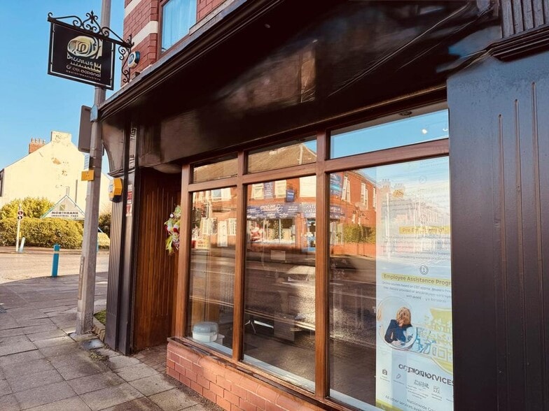 89 Liverpool Rd, Manchester to rent - Building Photo - Image 1 of 7