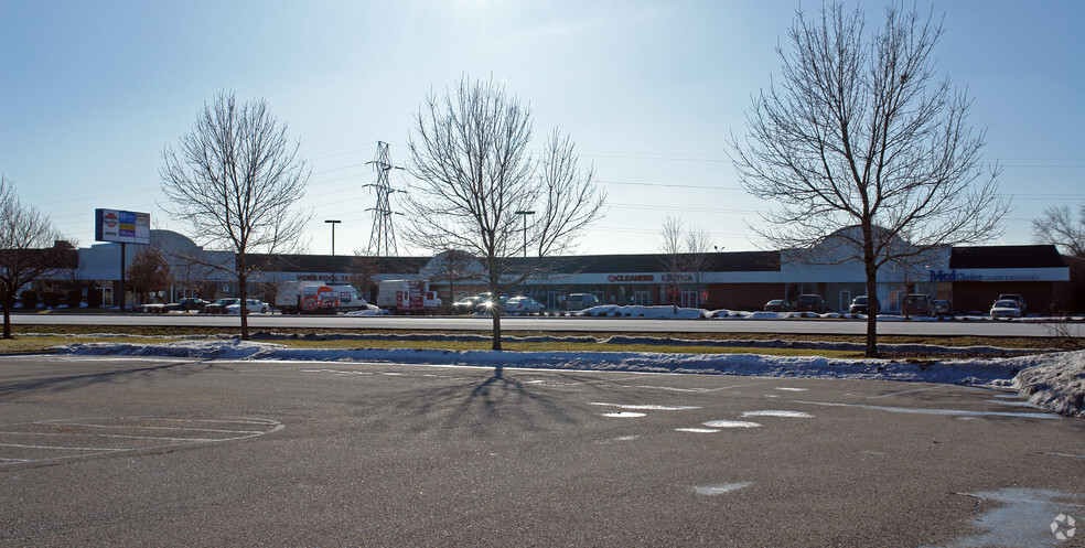 6909-6943 E State St, Rockford, IL for sale - Primary Photo - Image 1 of 2