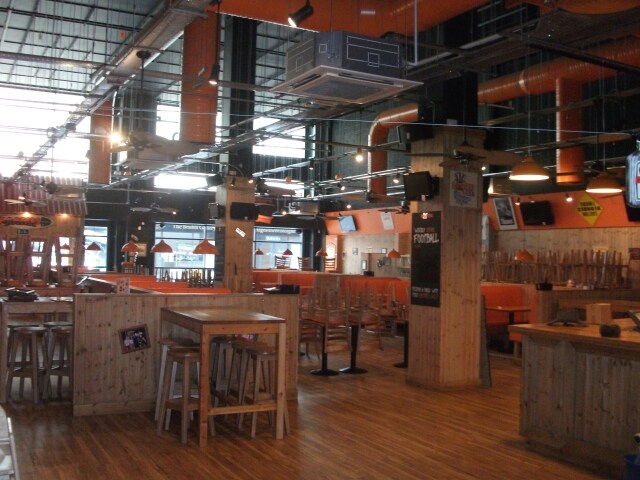 Explore Ln, Bristol to rent Interior Photo- Image 1 of 12