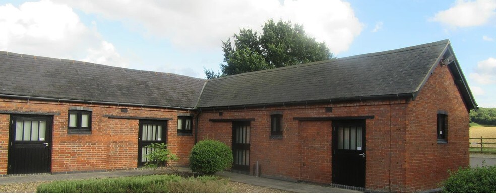 Althorp, Northampton to rent - Building Photo - Image 2 of 11