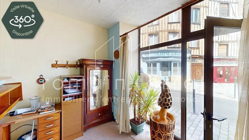 Retail in Limoges for sale Interior Photo- Image 1 of 7