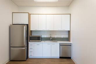 4600 Roswell Rd, Atlanta, GA to rent Interior Photo- Image 2 of 4