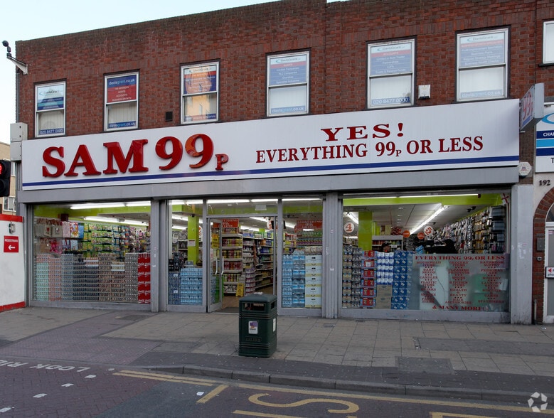 188-196 High Rd, Ilford to rent - Building Photo - Image 2 of 4