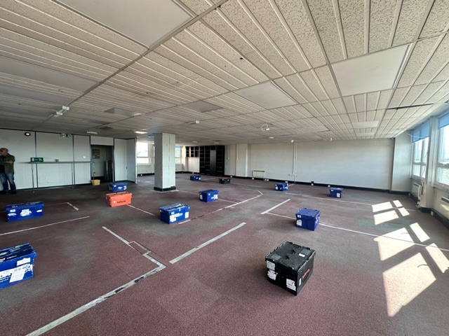 54-58 High St, Edgware to rent Interior Photo- Image 1 of 3