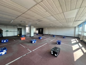 54-58 High St, Edgware to rent Interior Photo- Image 1 of 3