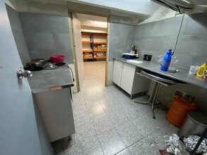Retail in Barcelona, Barcelona to rent Interior Photo- Image 2 of 6