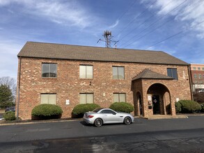 125 Riverbend Dr, Charlottesville, VA for rent Building Photo- Image 1 of 8