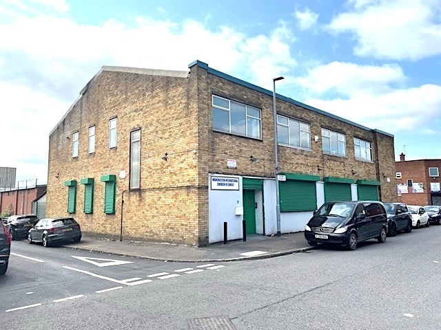 9 Derby St, Manchester to rent Building Photo- Image 1 of 8