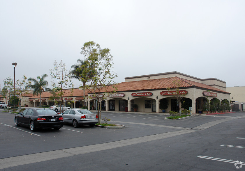 330-390 N Lantana St, Camarillo, CA for rent - Primary Photo - Image 1 of 4