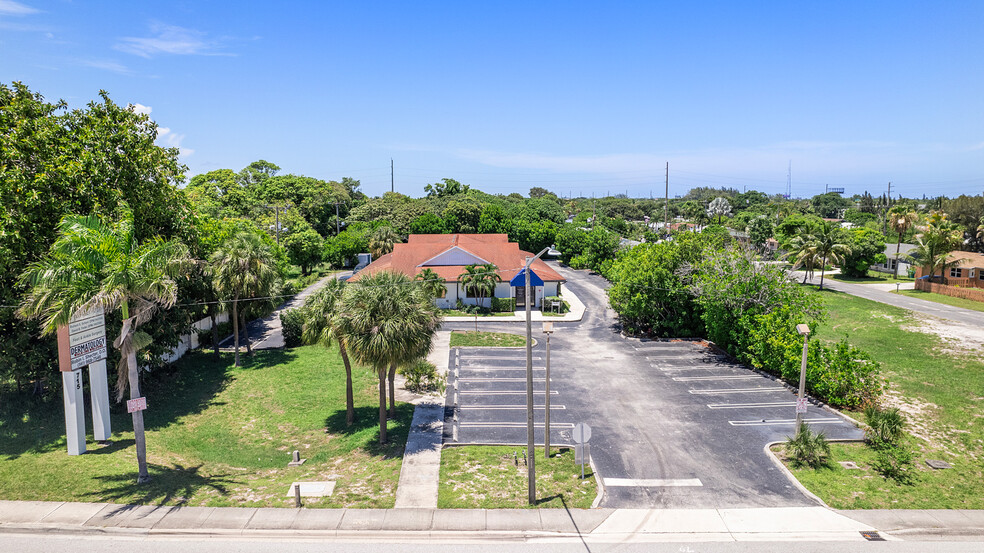 715 W Boynton Beach Blvd, Boynton Beach, FL for sale - Building Photo - Image 1 of 1