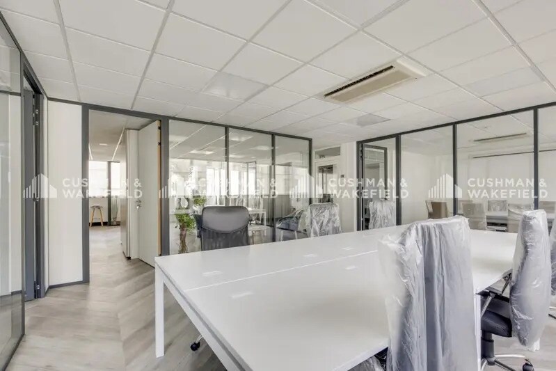 123-129 Rue Victor Hugo, Levallois-Perret to rent - Building Photo - Image 3 of 14