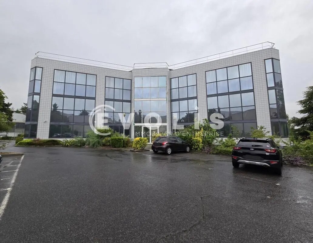Office in Palaiseau for sale Building Photo- Image 1 of 9