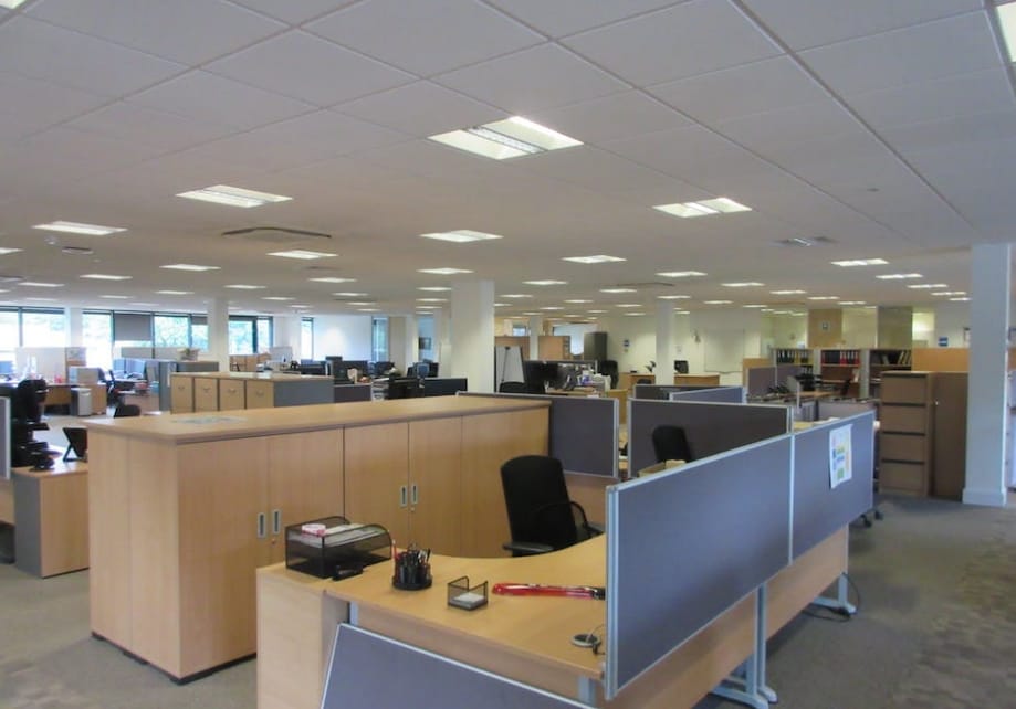 Albert Dr, Woking to rent Interior Photo- Image 1 of 3