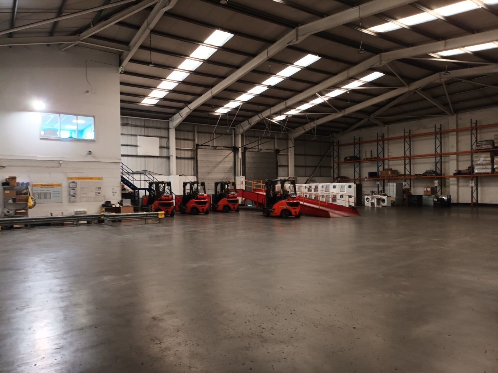 Moorend Farm Ave, Avonmouth to rent Interior Photo- Image 1 of 1