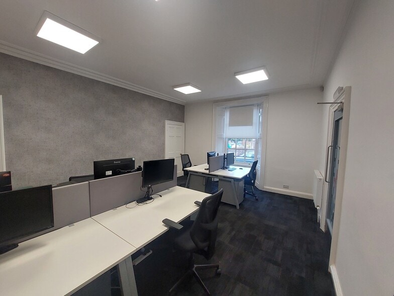 22 Allan Park, Stirling for sale - Building Photo - Image 3 of 4