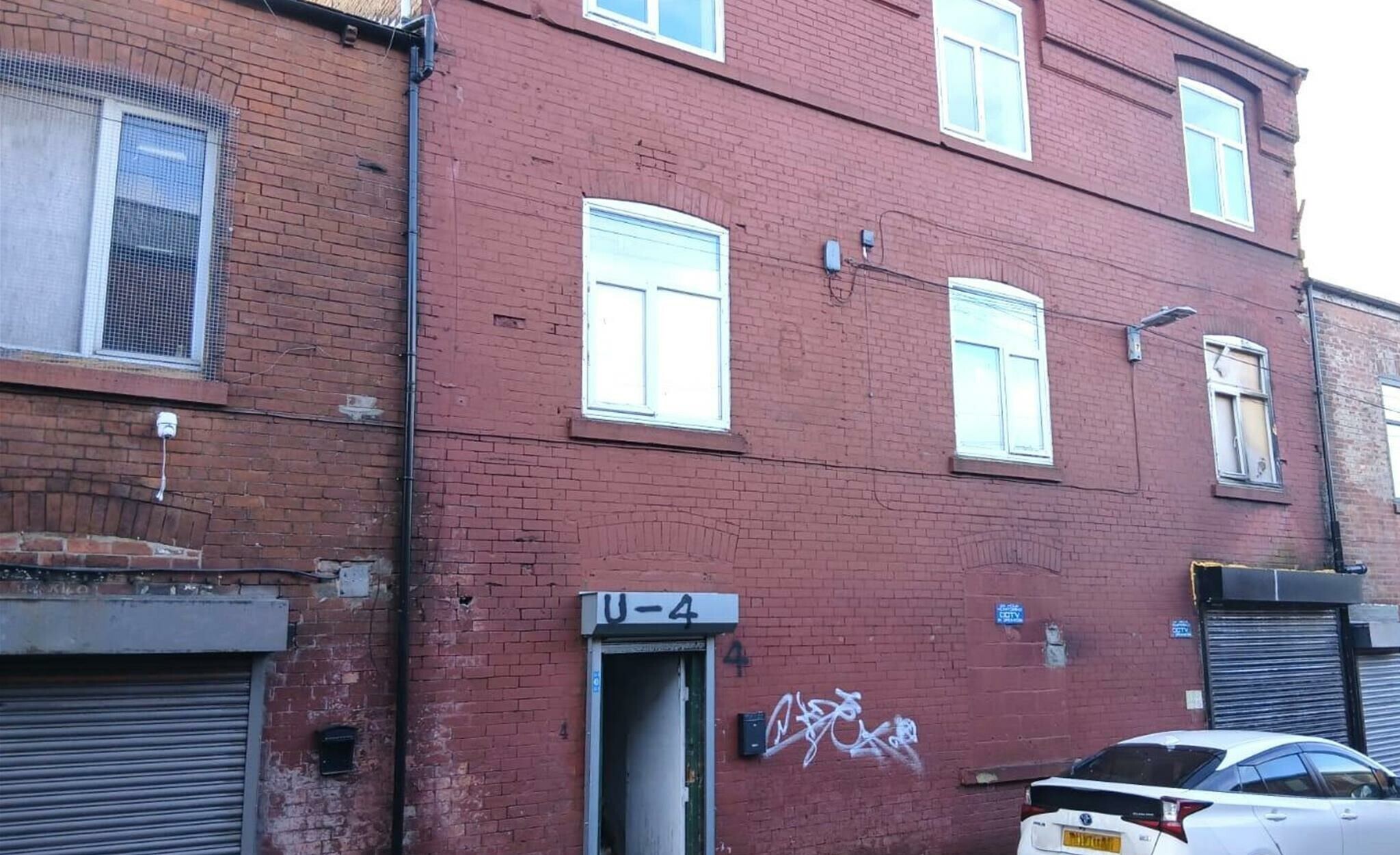 Lord St, Ashton Under Lyne to rent Building Photo- Image 1 of 2