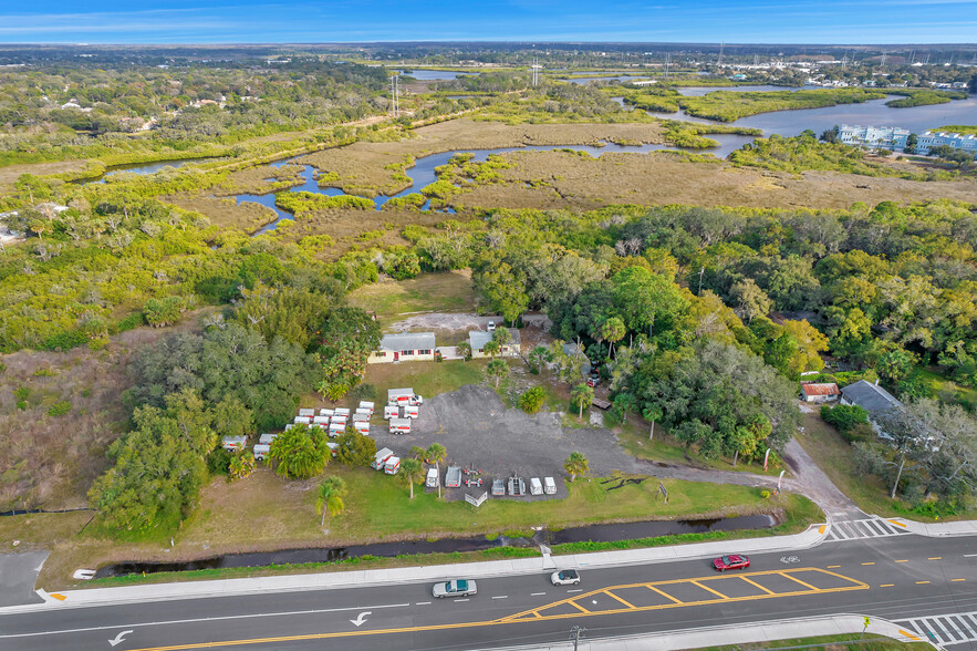 1322 N Pinellas Ave, Tarpon Springs, FL for sale - Primary Photo - Image 3 of 40