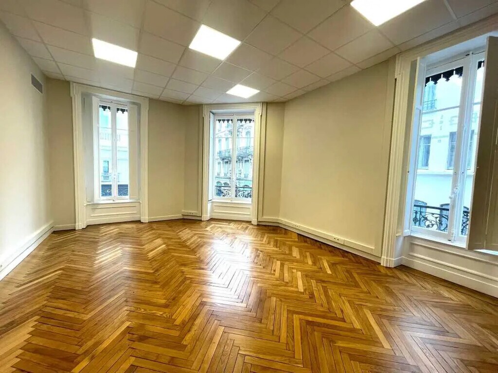 Location Bureaux 400 m² - Photo 1