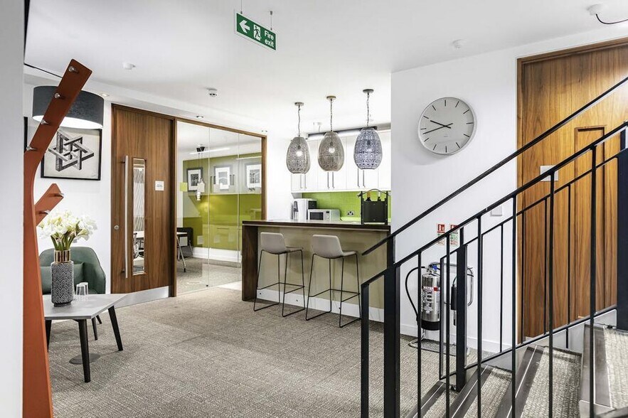 55-59 Eagle Wharf Rd, London to rent - Building Photo - Image 2 of 45