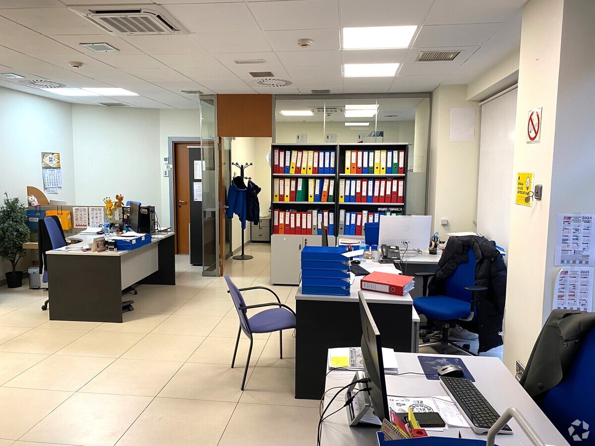 Madrid, MAD 28021 - Unit Puerta 01, Esc. C -  - Interior Photo - Image 1 of 14