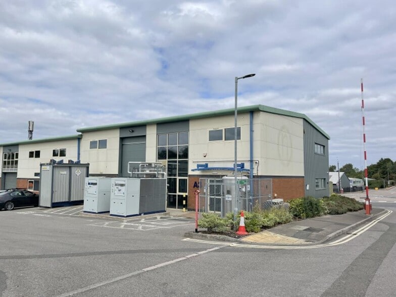 Ashville Park, Thornbury to rent - Building Photo - Image 2 of 5