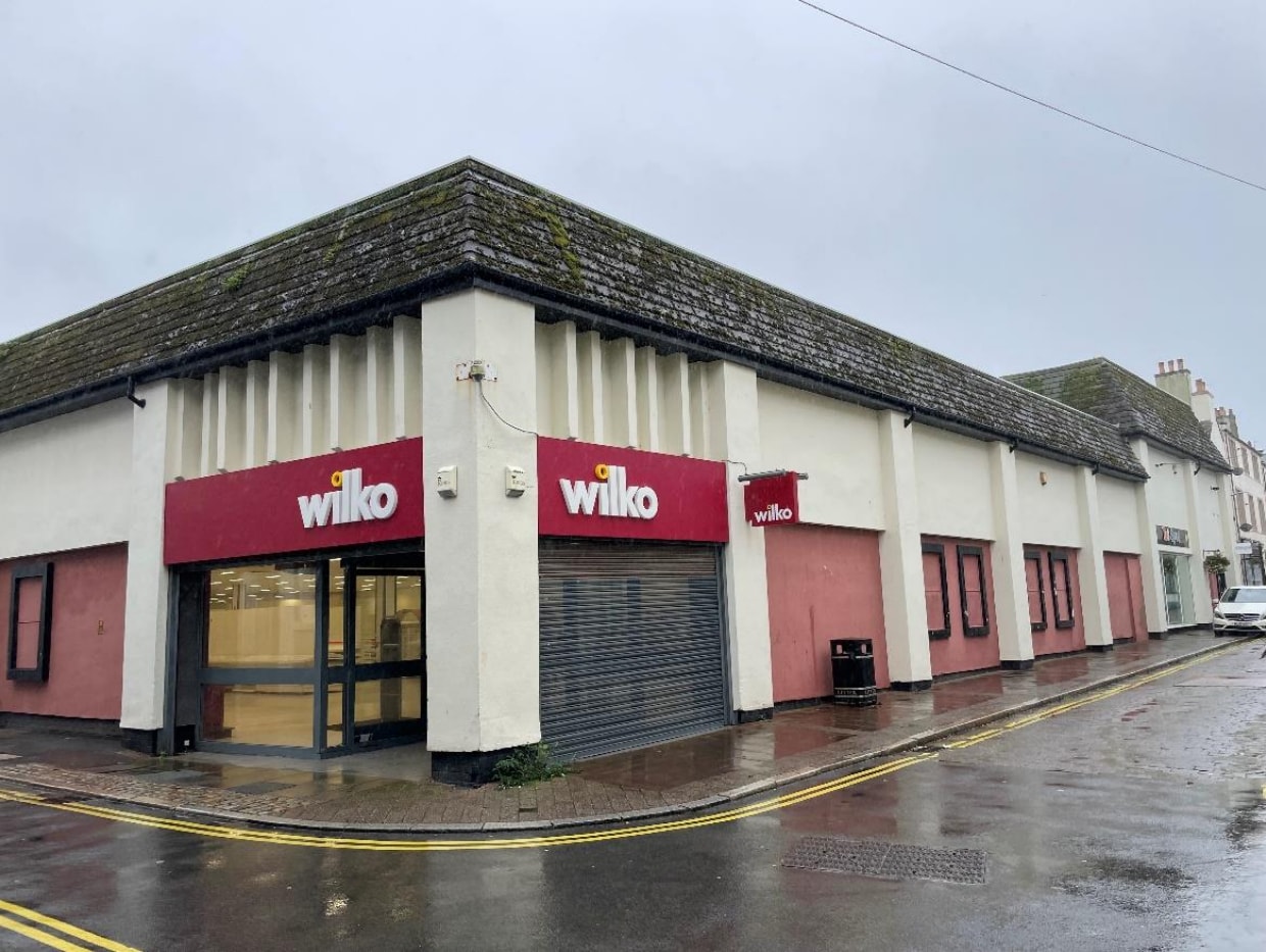 23-24 Lowther St, Whitehaven to rent Building Photo- Image 1 of 3