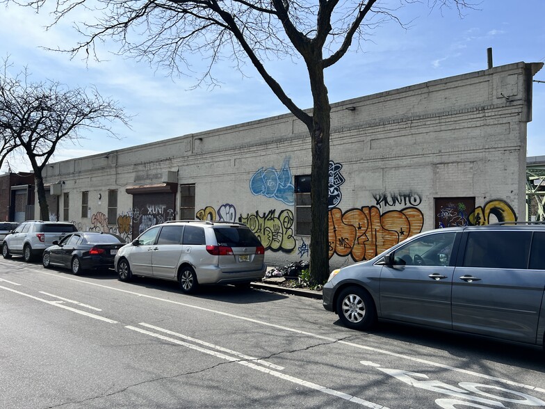 825 Garrison Ave, Bronx, NY for rent - Building Photo - Image 3 of 8