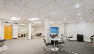 55-57 Park Royal Rd, London to rent Interior Photo- Image 2 of 7