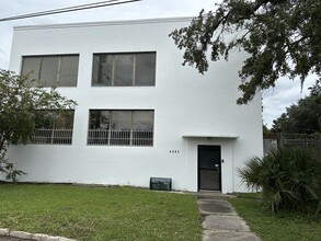 2421 Dennis St, Jacksonville, FL for rent Building Photo- Image 1 of 3