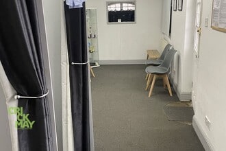 1 Curtis Rd, Dorking to rent Interior Photo- Image 1 of 1