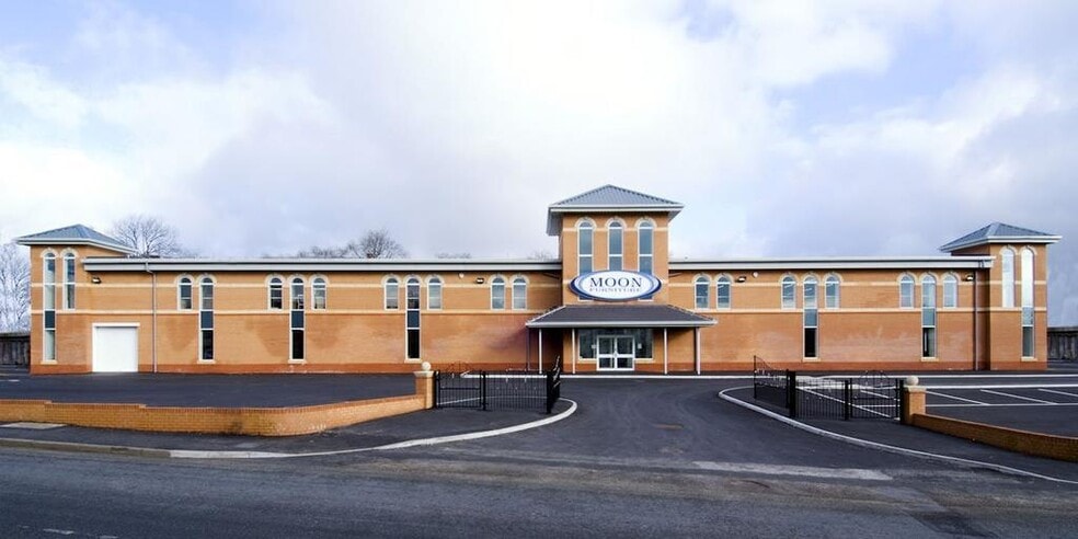 Rock Valley Way, Rochdale for sale - Building Photo - Image 2 of 12