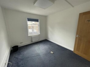 1 Lord St, Gravesend to rent Interior Photo- Image 2 of 8