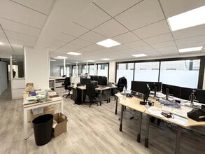 35-37 Rue Louis Guérin, Villeurbanne to rent Building Photo- Image 2 of 10