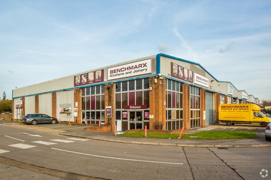 Ealing Rd, Brentford, TW8 9PL UK