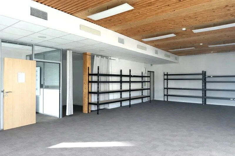 Office in Beynost to rent - Interior Photo - Image 2 of 5