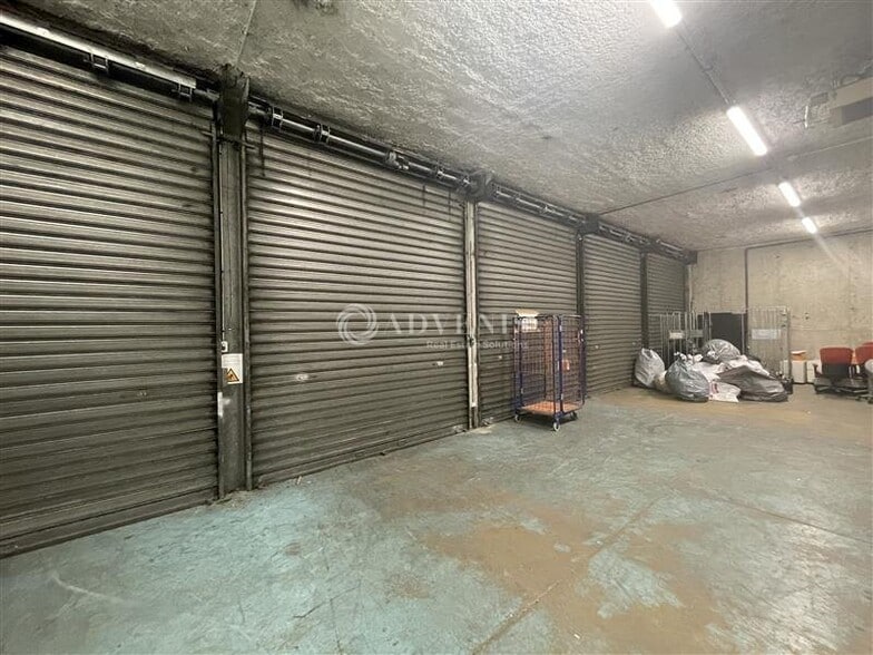 Industrial in Le Blanc-Mesnil to rent - Interior Photo - Image 3 of 12
