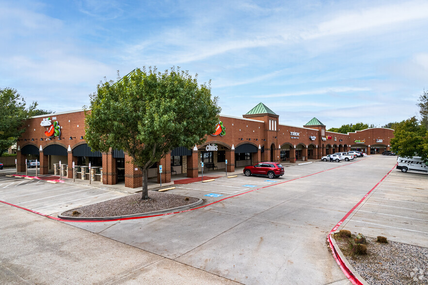 1901 Long Prairie Rd, Flower Mound, TX for rent - Building Photo - Image 2 of 5