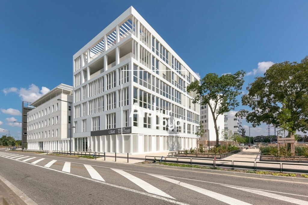 Location Bureaux 165 m² - Photo 1