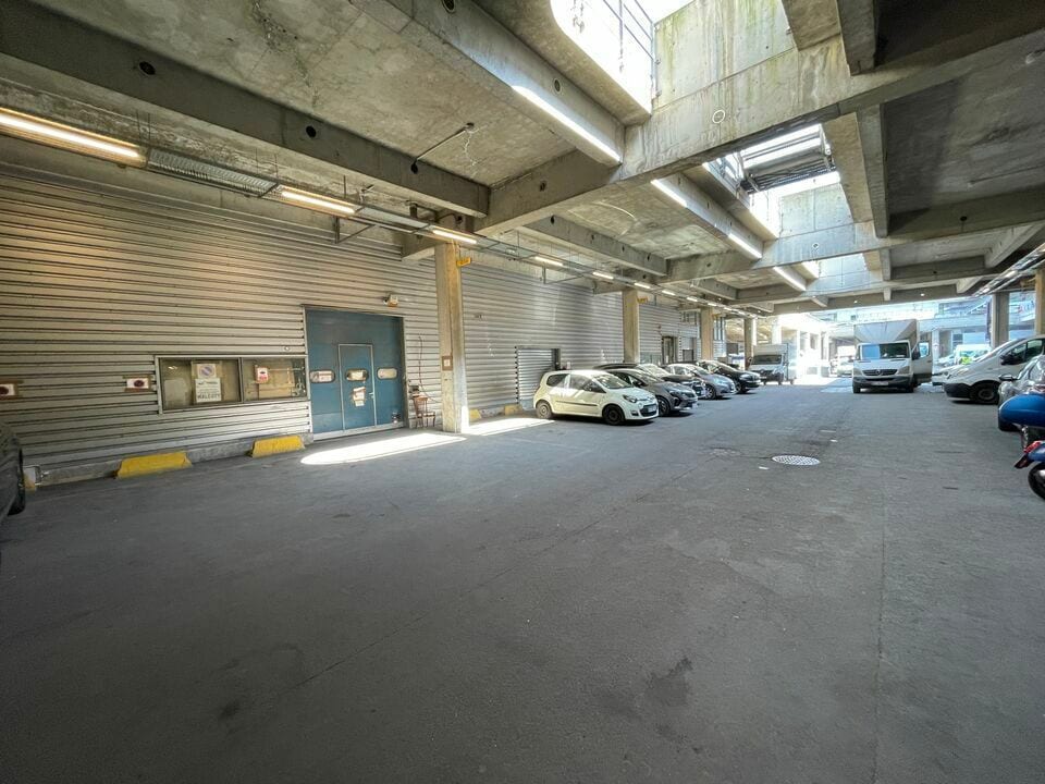 Light Industrial in Pantin for sale Interior Photo- Image 1 of 4