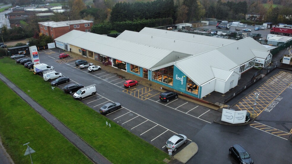 Albert Bygrave Retail Park portfolio of 2 properties for sale on LoopNet.co.uk - Aerial - Image 2 of 3