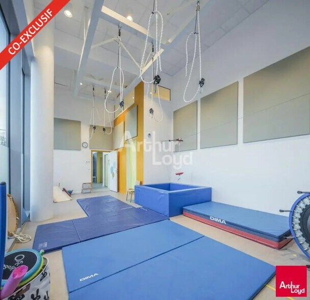 Retail in Rennes for sale - Interior Photo - Image 3 of 9