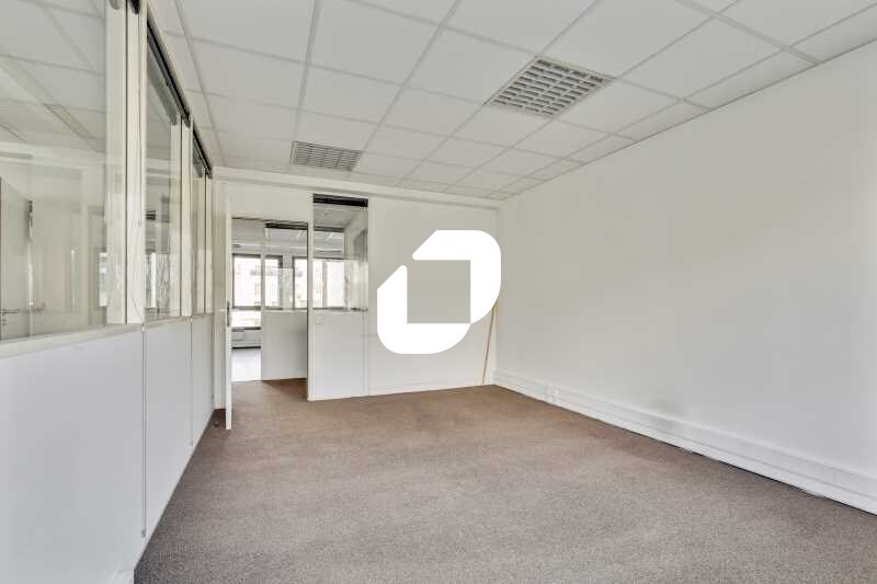 Office in Asnières-sur-Seine to rent - Interior Photo - Image 2 of 4