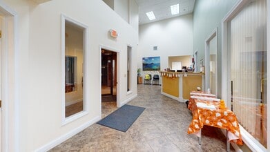 10 Commerce Park N, Bedford, NH to rent Interior Photo- Image 1 of 16