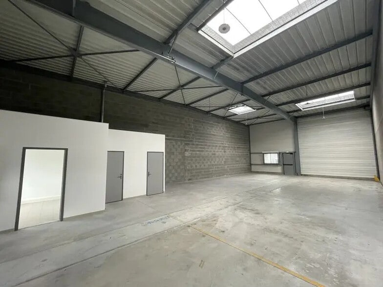 14 Rue Jan Palach, Saint-Herblain to rent - Interior Photo - Image 3 of 16