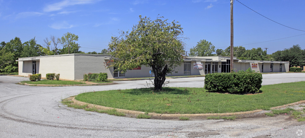 2301 S Austin Ave, Denison, TX for sale - Primary Photo - Image 1 of 1