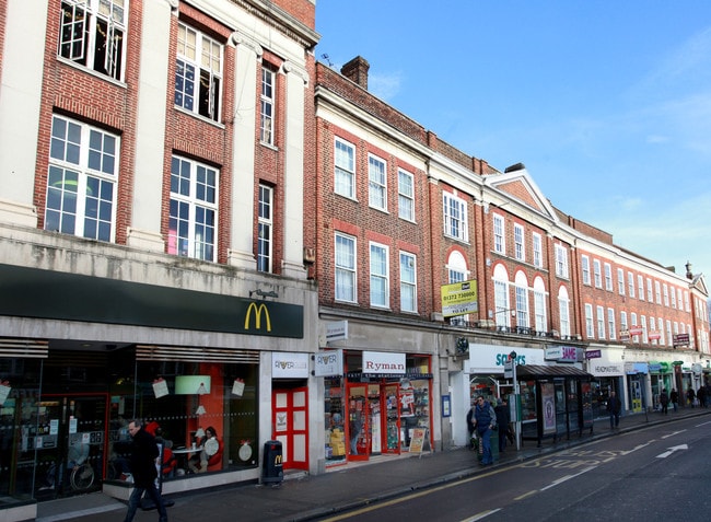 More details for 34 High St, Epsom - Retail to Rent